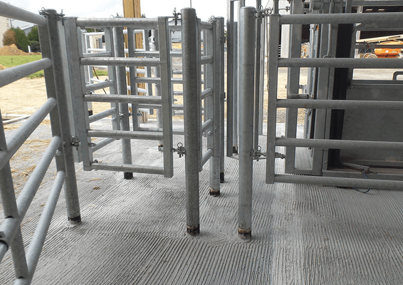 Materiels - Cage de contention - PACK DE 25 POTEAUX TREFLE 1D D.102MM L.2.13M