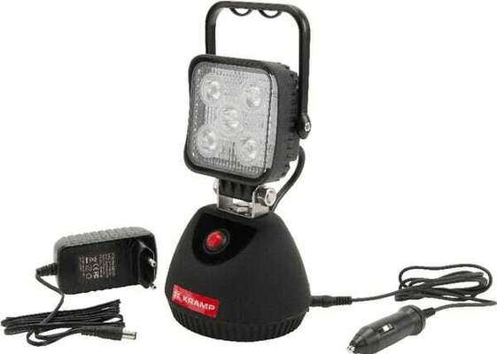 Pièces agricoles - Eclairage - Phare de travail LED rechargeable 15W 900lm poignée + interrupteur