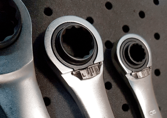 Outils - Outils divers - Clé polygonale à cliquet réversible 4 en 1 16-17-18-19mm