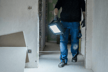 Pièces agricoles - Outils atelier - Lampe de travail hybride LED multi-batteries 10050 MH, 12500 lm, IP54