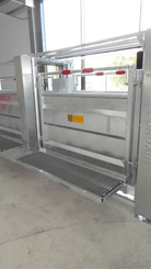 Materiels - Matériel d'élevage - autre - MARCHEPIED -T- RELEVABLE POUR BARRIERE TOLEE L.2M V2