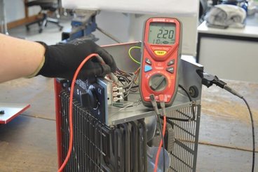 Outils - Outils divers - Mesureur d'isolement et de résistance IT 100