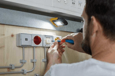 Pièces agricoles - Outils atelier - Lampe universelle à LED