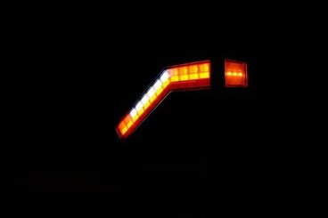 Pièces agricoles - Eclairage - Feu arrière multifonction LED, droit, rouge/orange/blanc, 12-24 V, 238 x 181 x 72 mm