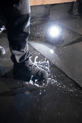 Pièces agricoles - Outils atelier - Lampe de travail hybride LED à piles multiples 6050 MH, 6200 lm, IP65