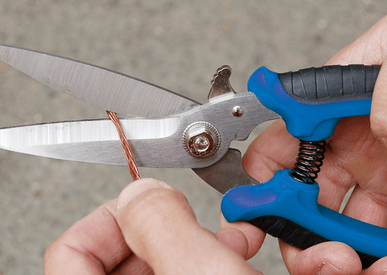 Outils - Outils divers - Ciseaux multi-usages