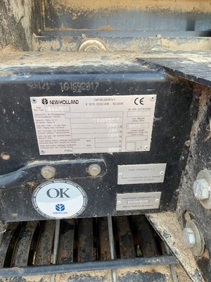 Presse à balles rondes New Holland BR 550