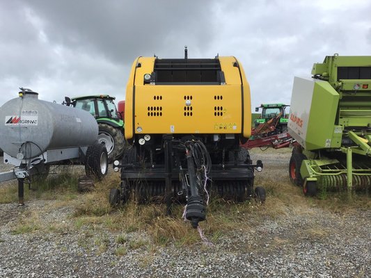 Presse à balles rondes New Holland ROLL BELT 180