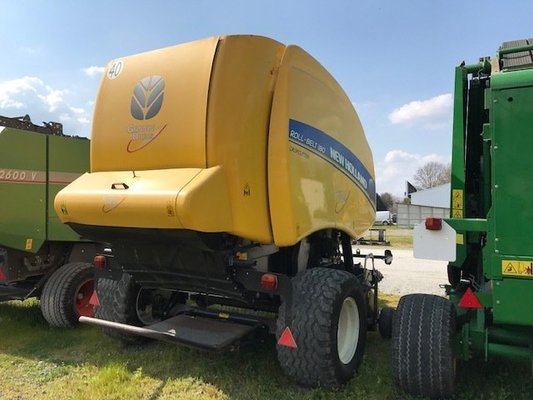 Presse à balles rondes New Holland ROLL BELT 180