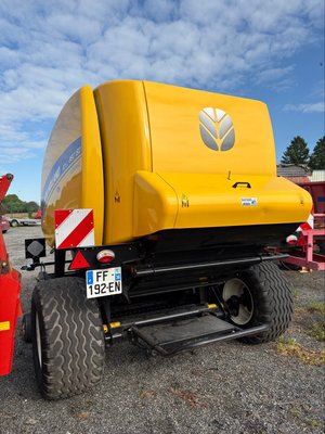 Presse à balles rondes New Holland Roll Belt 150