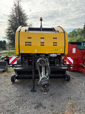 Presse à balles rondes New Holland Roll Belt 150