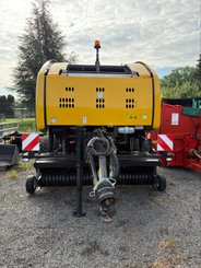 Presse à balles rondes New Holland Roll Belt 150 - 1