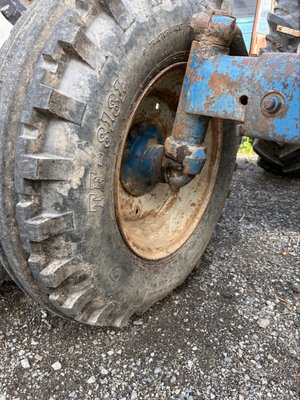 Tracteur agricole Ford 5000