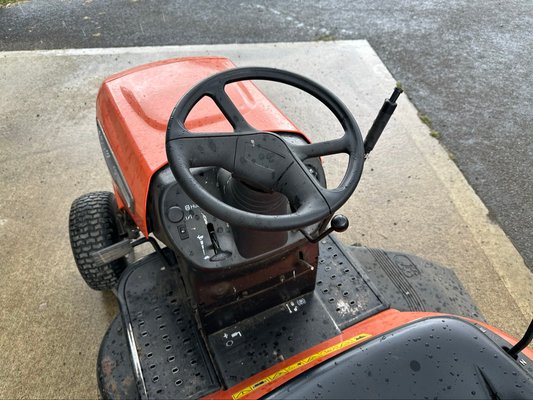 Tondeuse autoportée Husqvarna LT141