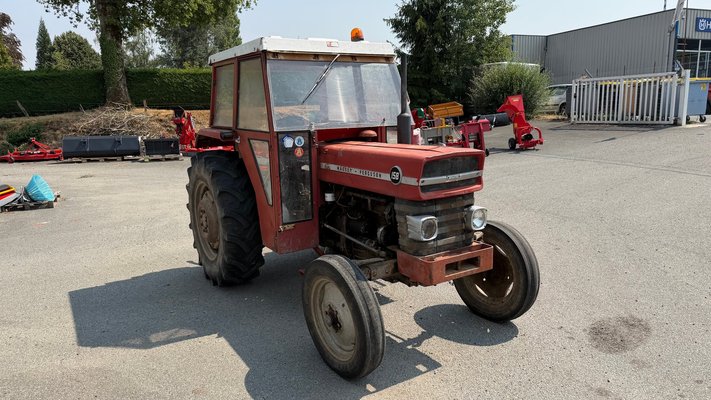 Tracteur agricole Massey Ferguson MF158