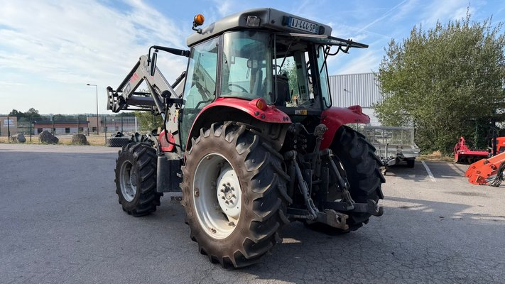 Tracteur agricole Massey Ferguson MF5445