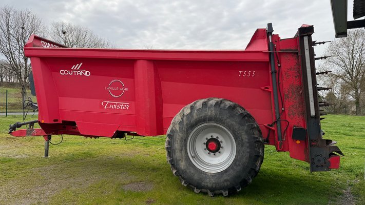 Épandeur à fumier Coutand T555