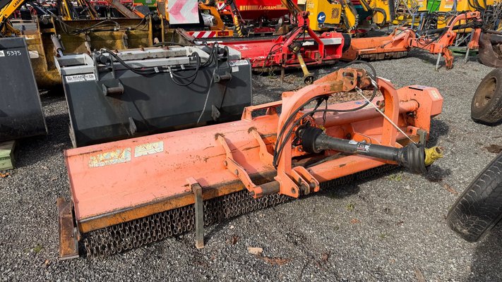 Broyeur à axe horizontal Agrimaster KN280MARTEAUX