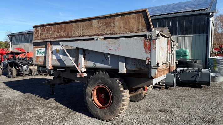 Benne agricole Massey Ferguson MF107