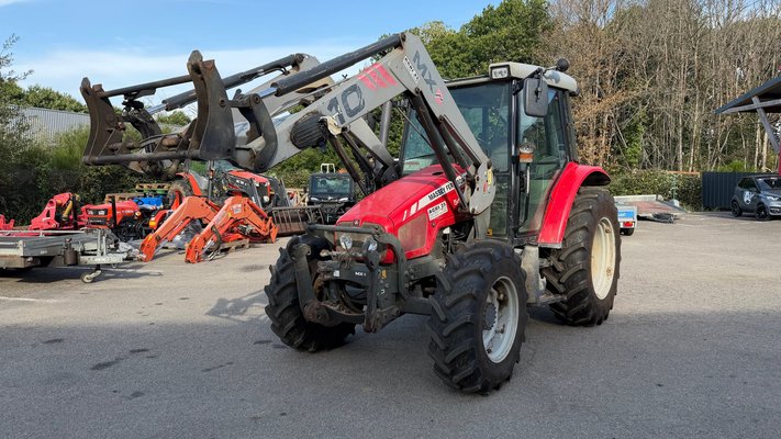 Tracteur agricole - MF5445
