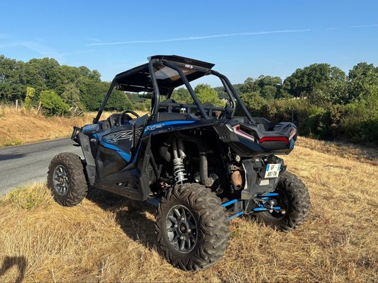 Quad - transporteur Polaris RZR64XP1000EPS