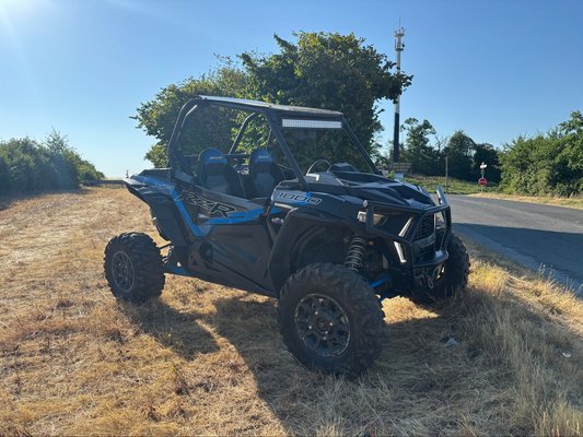 Quad - transporteur Polaris RZR64XP1000EPS