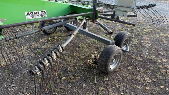 Andaineur Deutz-Fahr SWATMASTER 4321