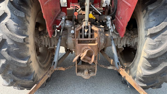 Tracteur agricole Massey Ferguson MF158