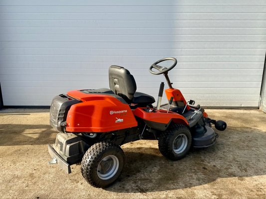 Tondeuse autoportée Husqvarna R214T