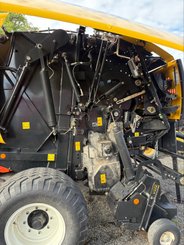 Presse à balles rondes New Holland Roll Belt 150 - 5