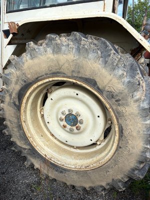 Tracteur agricole Ford 5000