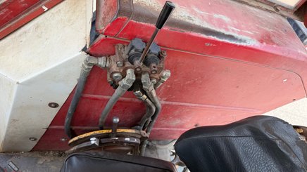 Tracteur agricole Massey Ferguson MF158 - 6