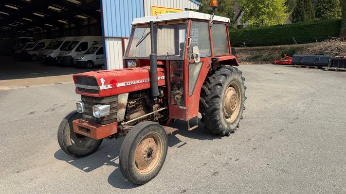 Tracteur agricole - MF158