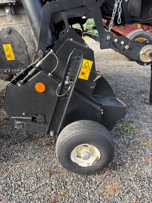 Presse à balles rondes New Holland Roll Belt 150
