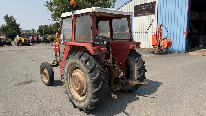 Tracteur agricole Massey Ferguson MF158