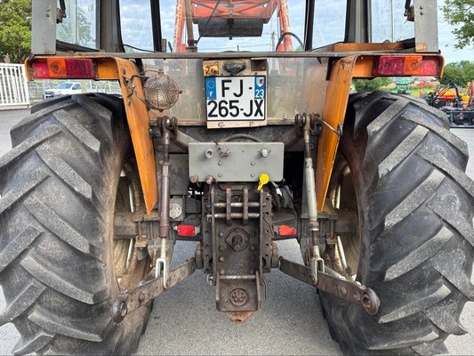Tracteur agricole Renault R7461