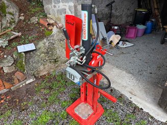 Fendeuse à bois Kubota S10TH56 - 2