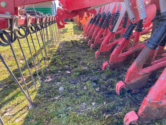 Semoir à grains Kverneland M-DRILL