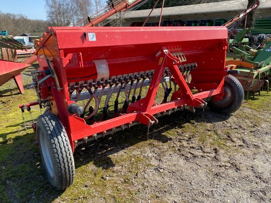 Semoir à grains Kverneland M-DRILL
