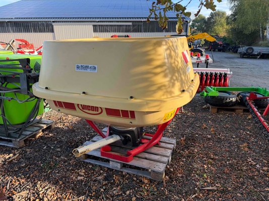 Distributeur d'engrais Vicon PS754