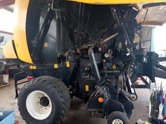 Presse à balles rondes New Holland ROLL BELT 180 - 11