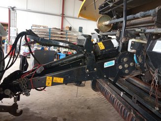 Presse à balles rondes New Holland ROLL BELT 180 - 15