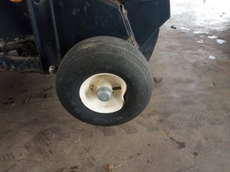 Presse à balles rondes New Holland ROLL BELT 180 - 12