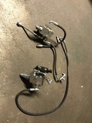 Chargeur frontal Alö-Quicke Kit sécurité levage / Bennage - 1