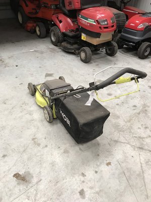 Tondeuse poussée et tractée Ryobi RLM4852L
