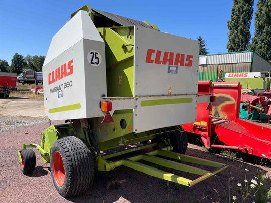 Presse à balles rondes Claas VARIANT260