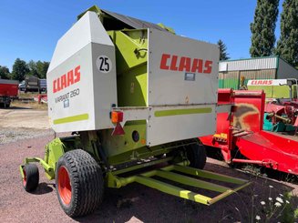 Presse à balles rondes Claas VARIANT260 - 2