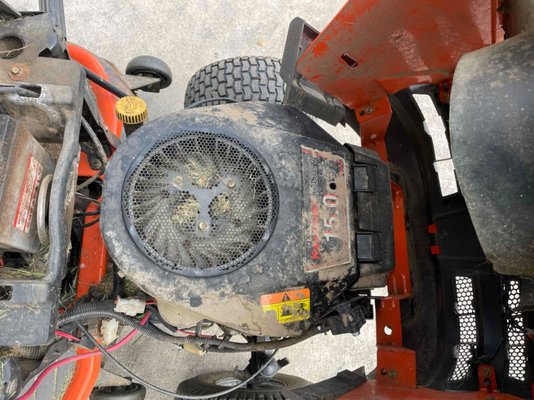 Tondeuse autoportée Husqvarna YTH150 TWIN