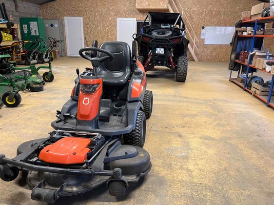 Tondeuse autoportée Husqvarna R420TSAWD