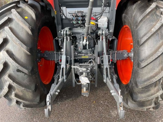 Tracteur agricole Kubota M6-121 UTILITY
